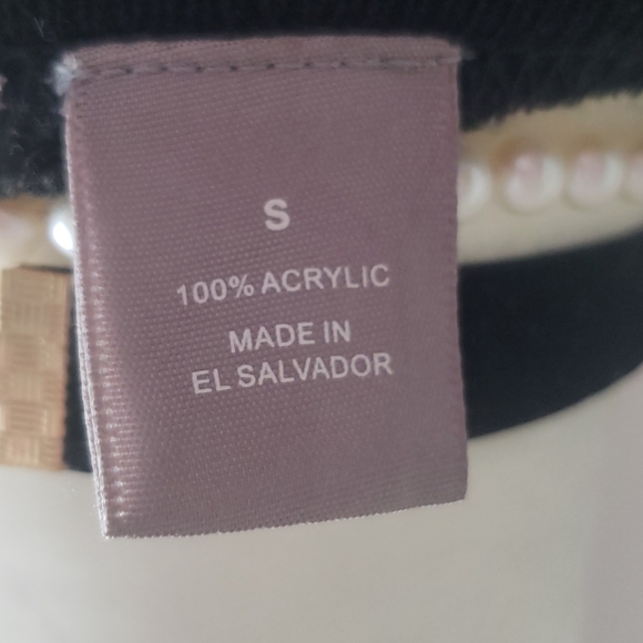 SALE 🤍🖤 Candie's Chevron Cardigan - Picture 5 of 5